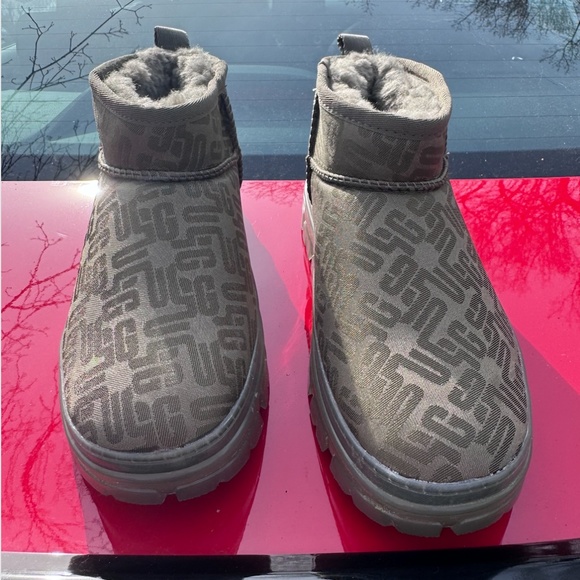 Women's Classic Ultra Mini UGG boot - Picture 2 of 4